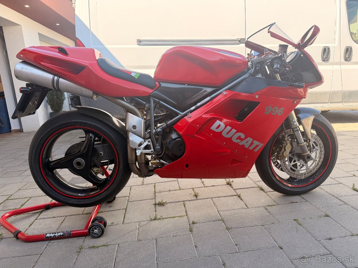 Ducati 996 - 2