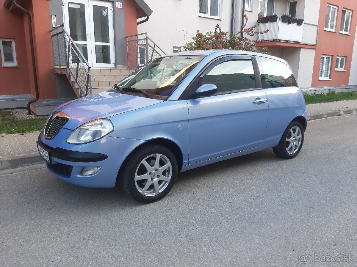 Lancia ypsilon 1.2 benzin - 2
