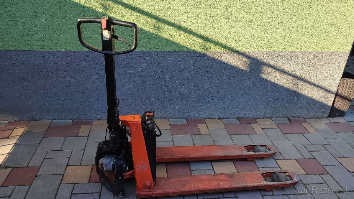 Paletovy vozík BT 2300 - 2