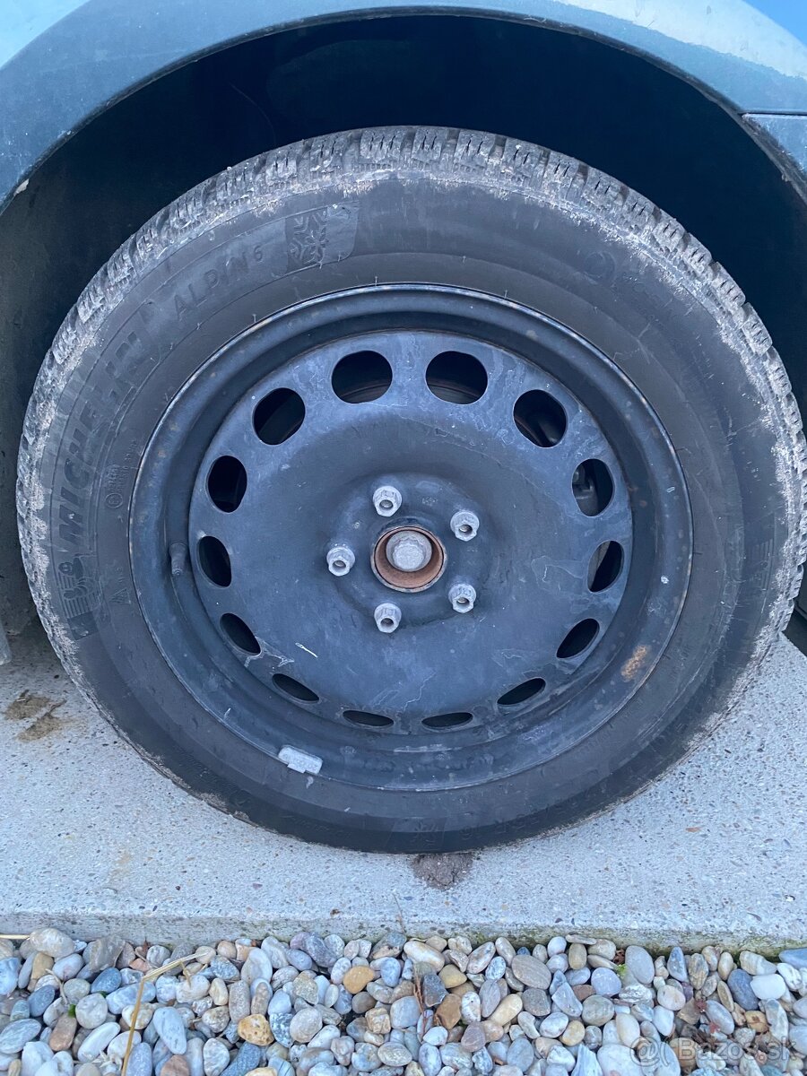 Zimné pneu 205/55R16 na plechových diskoch - 2