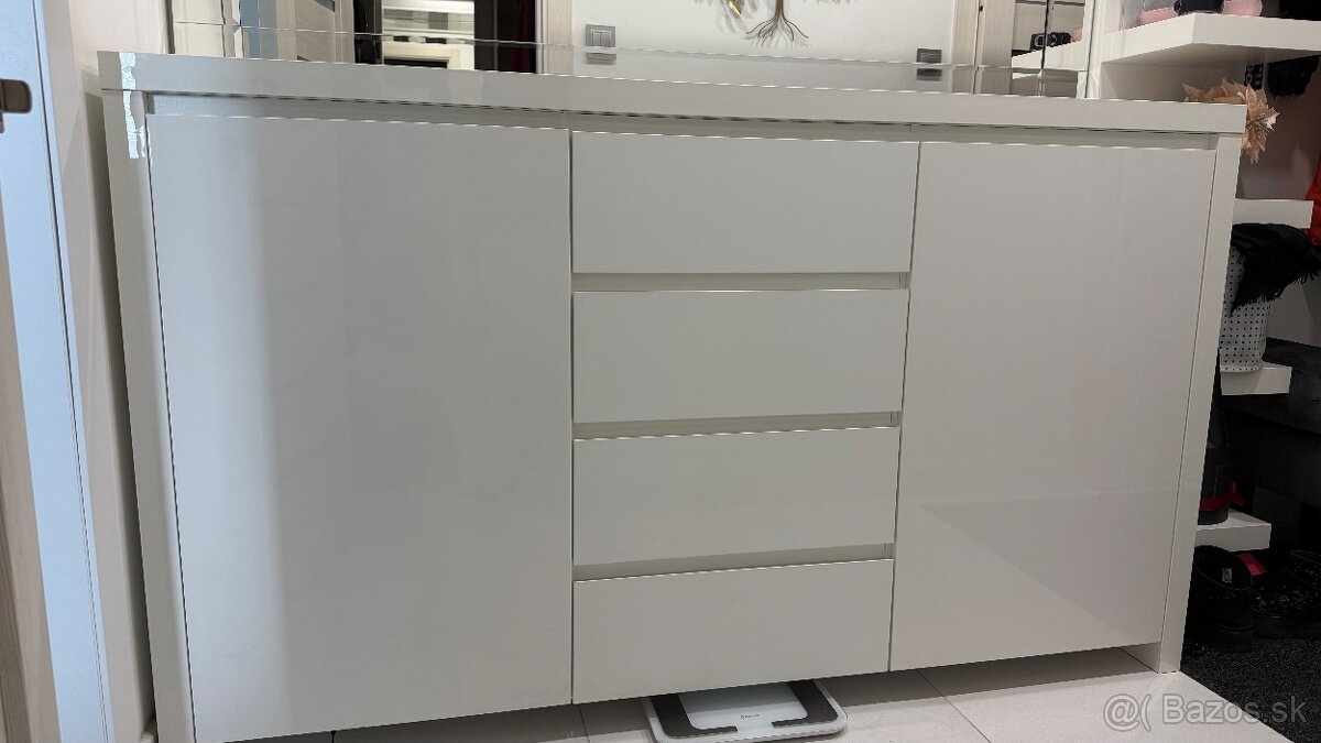 Biela veľká lesklá komoda - 2