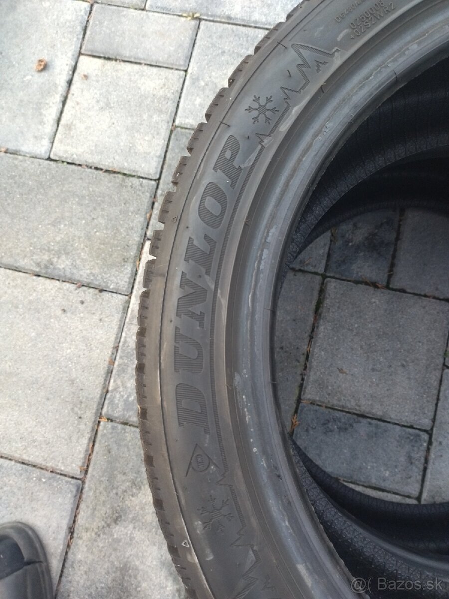 225/45/17 - 2