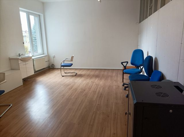 Prenájom obchodných priestorov v Čadci - centrum - 2