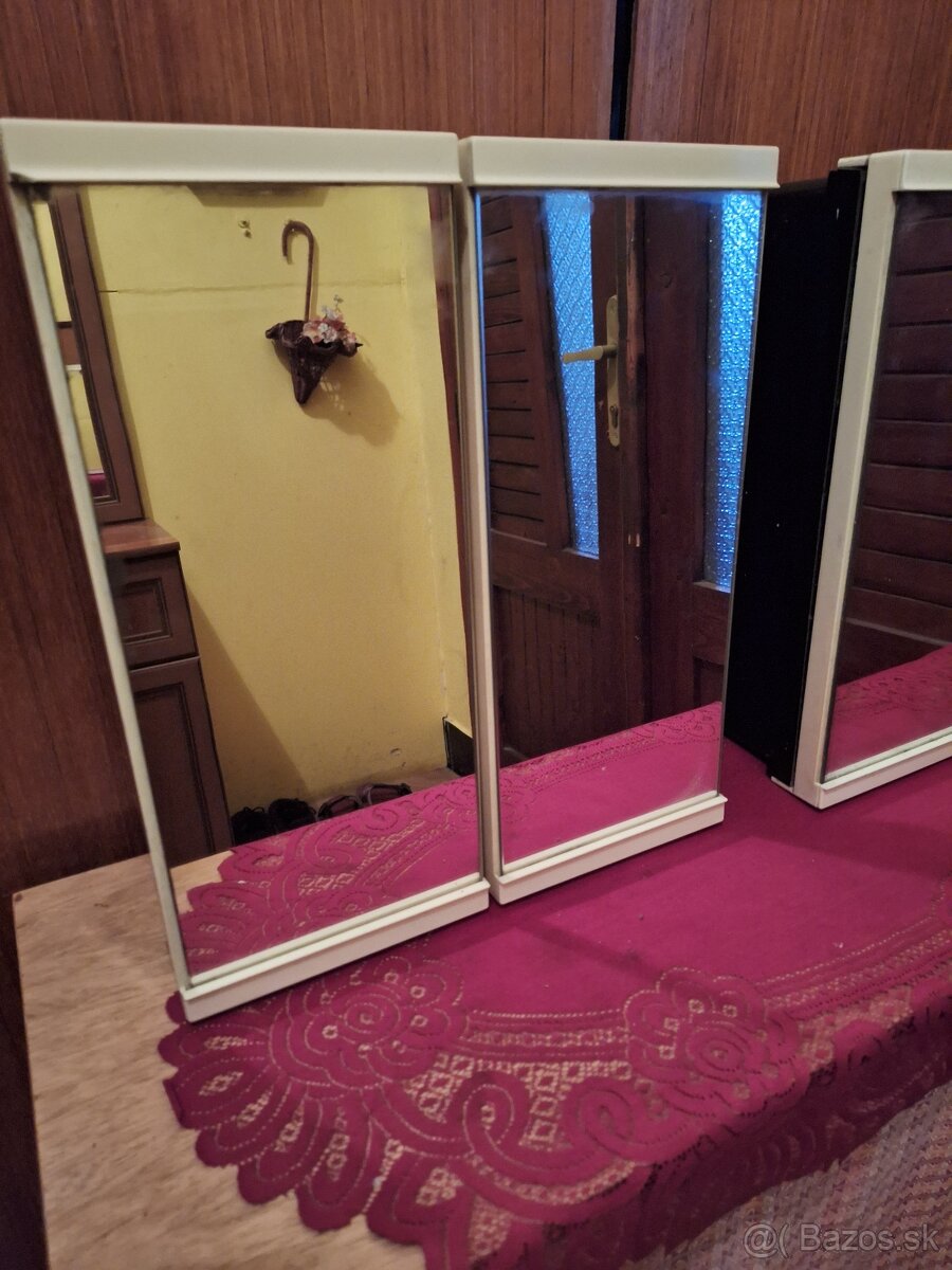 Staré kúpeľné skrinky - 2