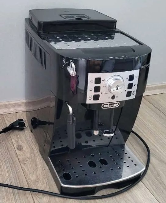 Automatický kávovar DeLonghi Magnifica S. - 2