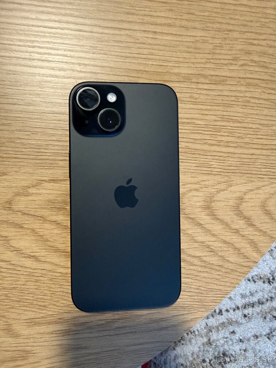 Iphone 15 čierny, 128 GB - 2
