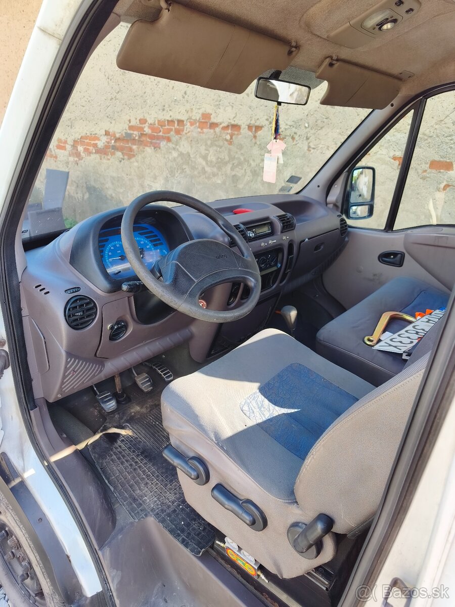 Odťahovka Renault Master 2.8 DTI - 2