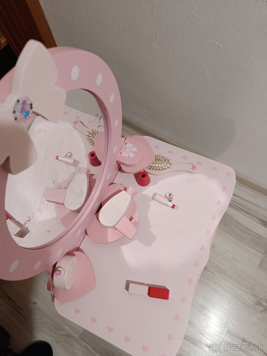 Predám detský kozmetický stolík - 2