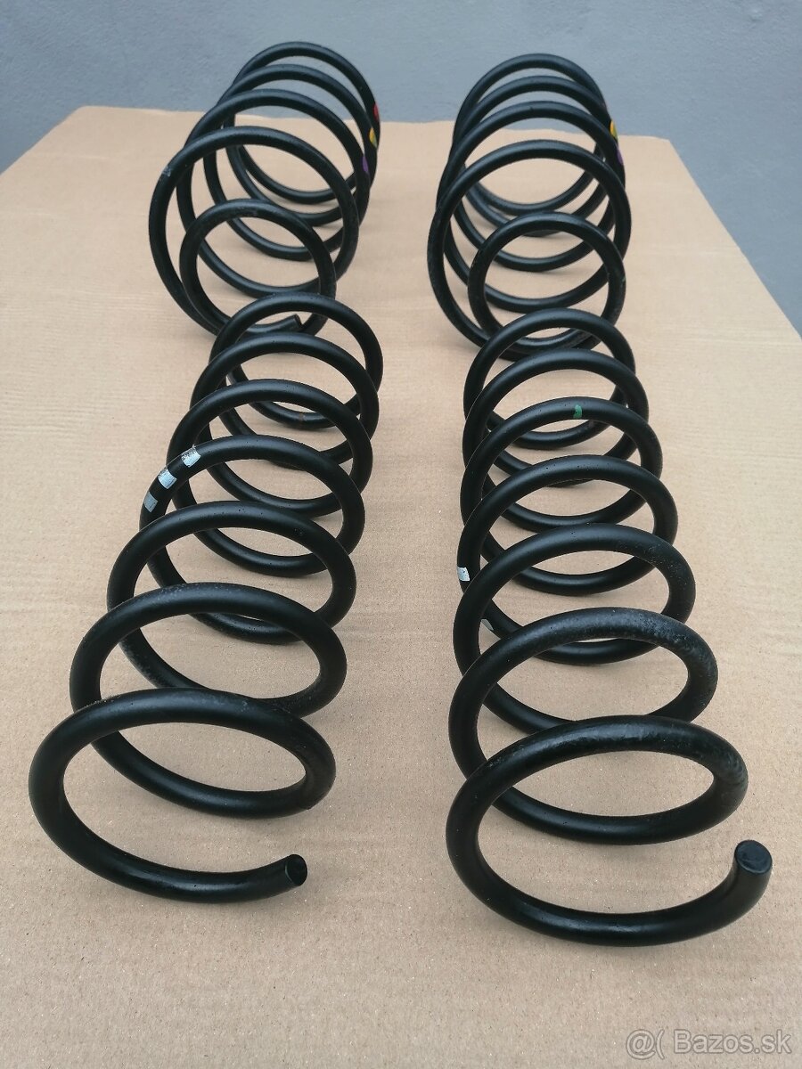Predám pružiny na  Volvo C30 1.6 benzín - 2