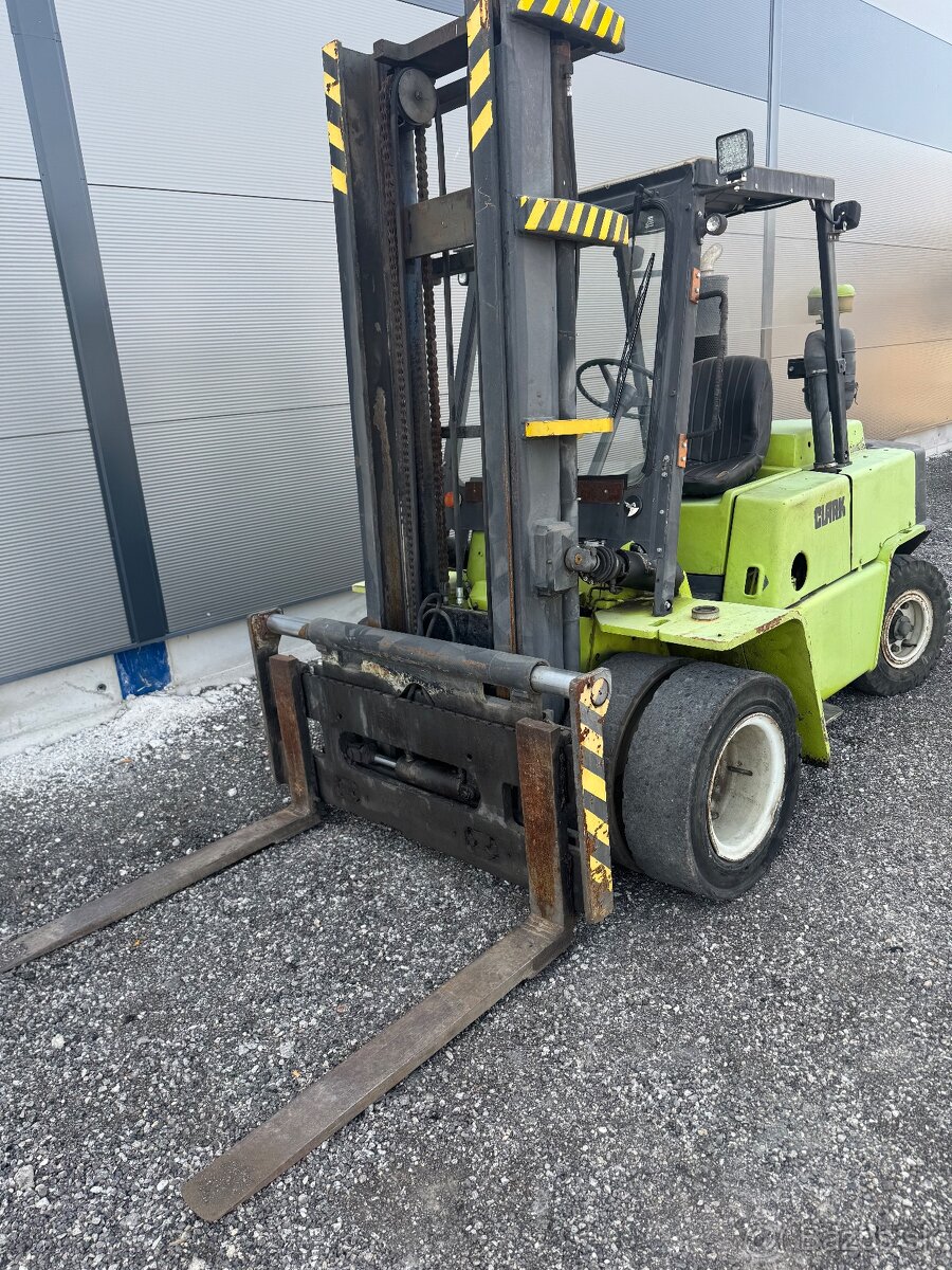 Vysokozdvižný vozík Clark 4000 kg - 2