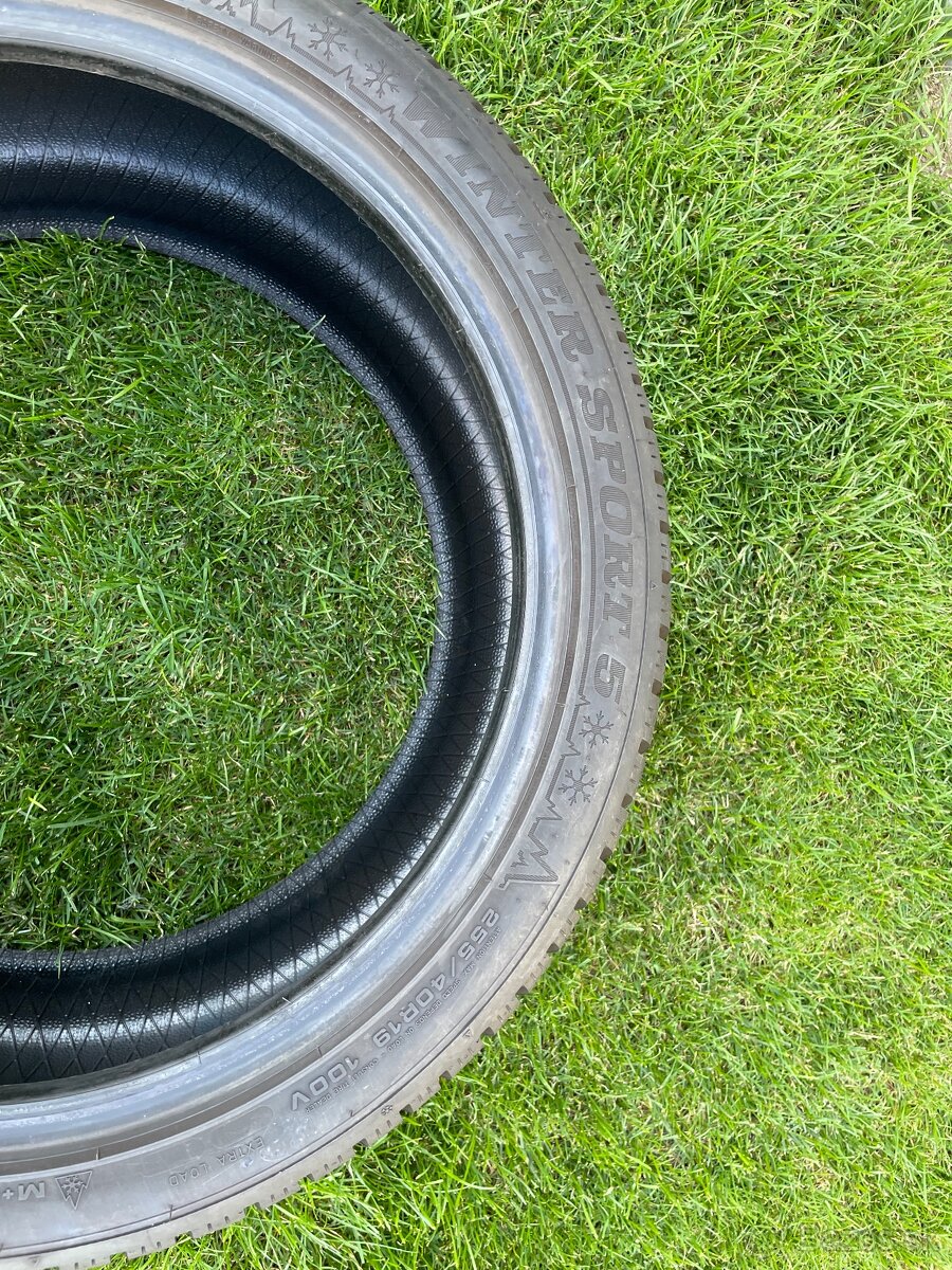 Dunlop winter , 255/40r19 - 2