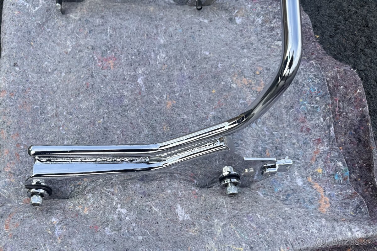 HARLEY DAVIDSON® BREAKOUT M8 SISSYBAR - 2