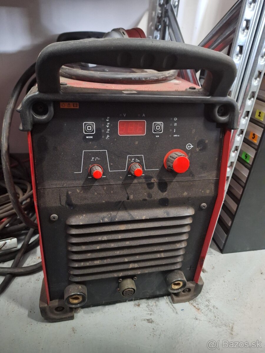 Zvaracka Lincoln Invertec TIG 600 ultra - 2
