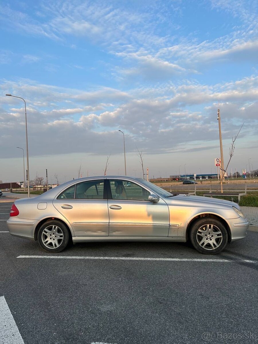 W211 benzín 2004 - 2