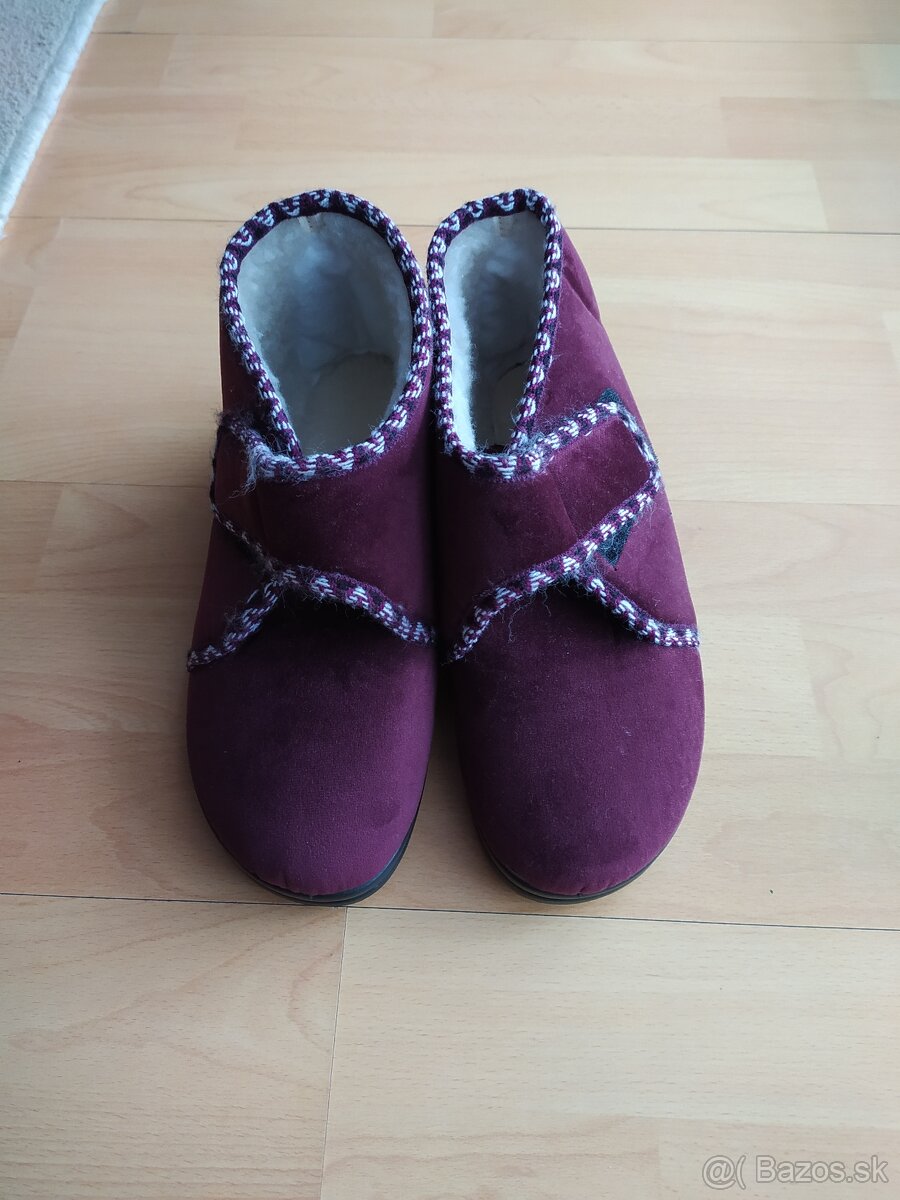 Dámske zdravotné papuče. - 2