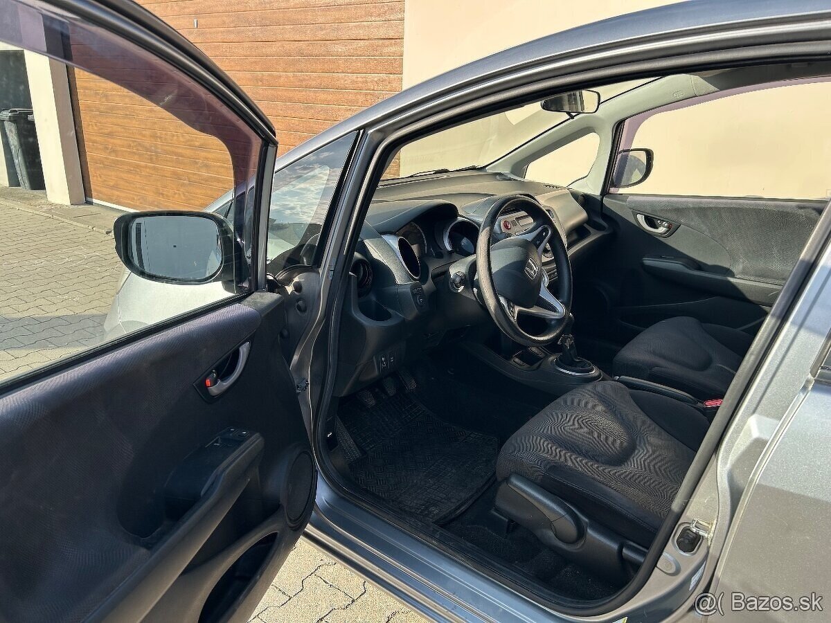 HONDA JAZZ 73KW BENZIN - 2