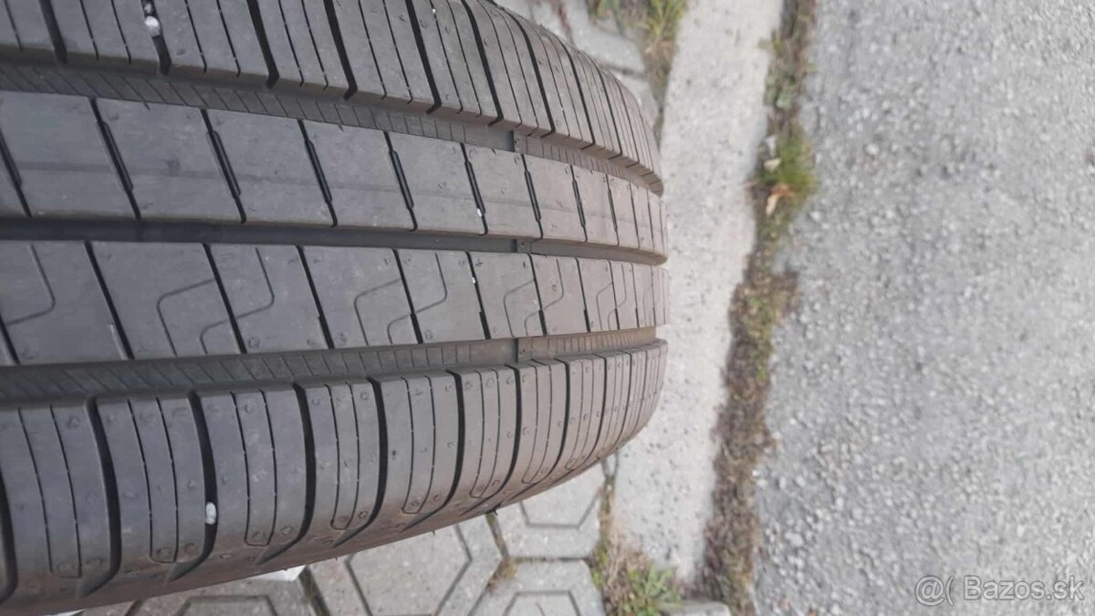 Predám Letné gumy goodyear 195/60 r18 - 2