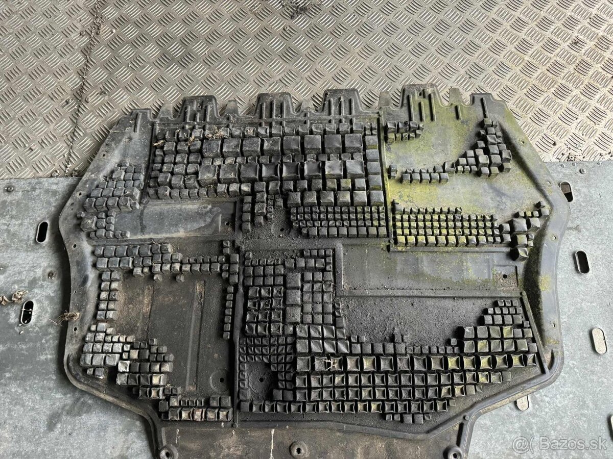Spodný kryt motora Škoda - 2