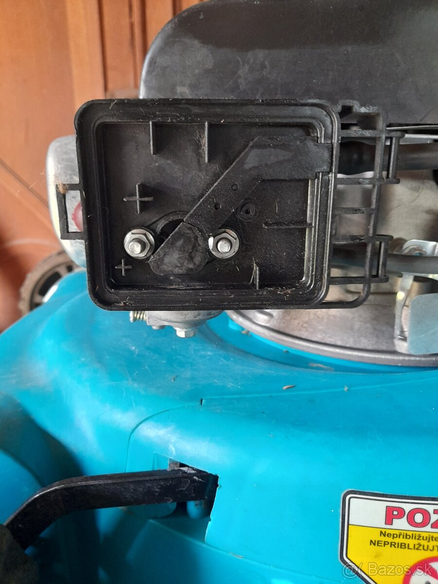 Benzinova kosacka - 2