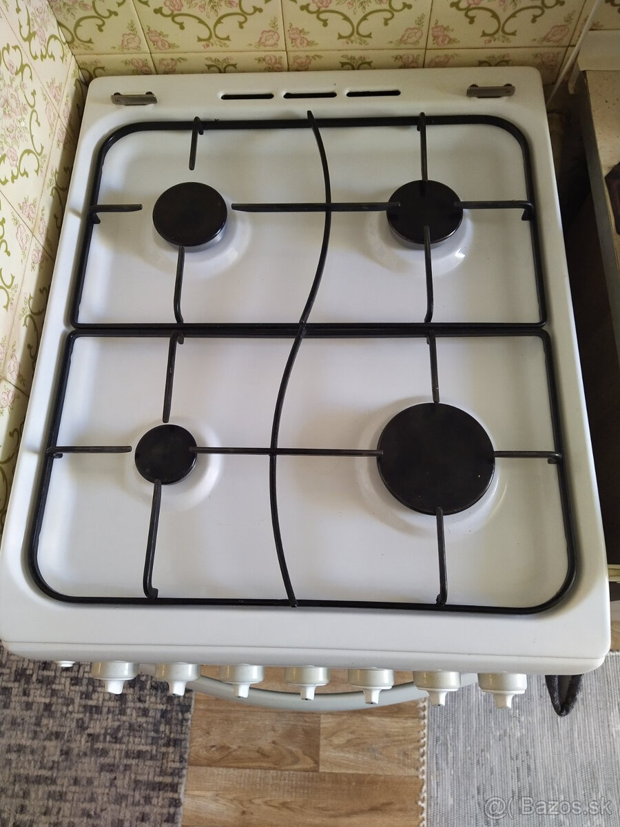 Predám kombinovaý sporák Indesit - 2