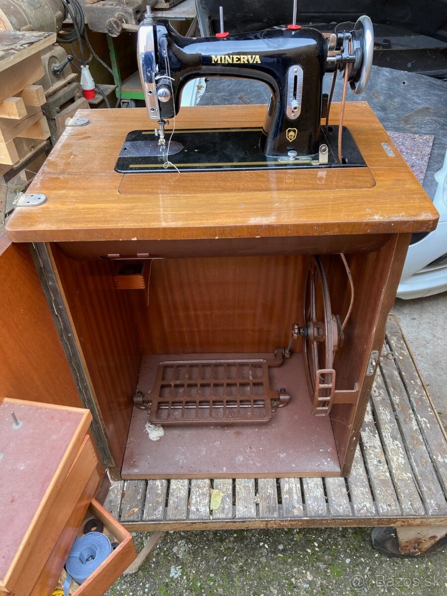 Šijací stroj Minerva - 2