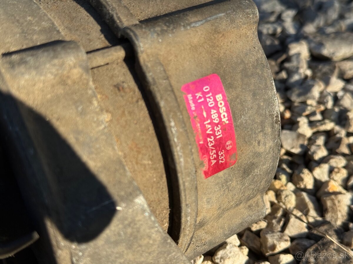 Alternátor Mercedes 190D - 2