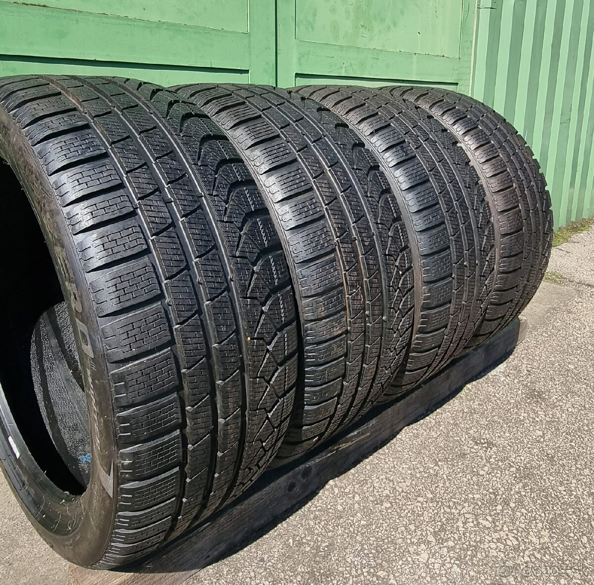 Zimné pneumatiky Pirelli 245/40R18 - 2