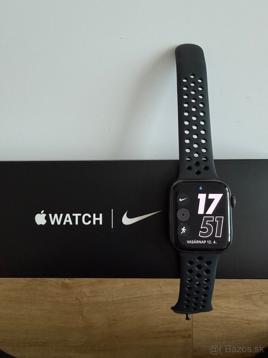 Apple Watch SE 44mm Nike Edition - 2