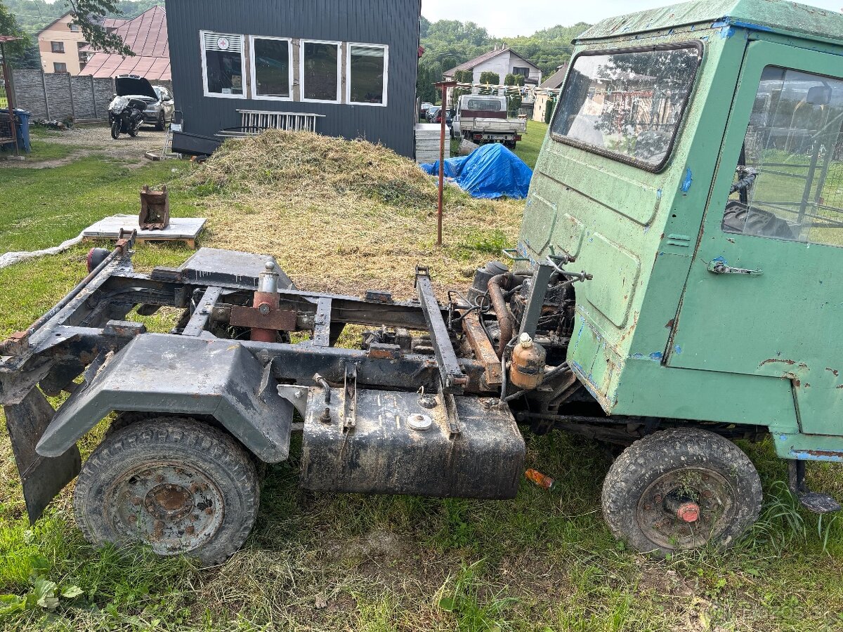 Multicar M25 vyklapač - 2