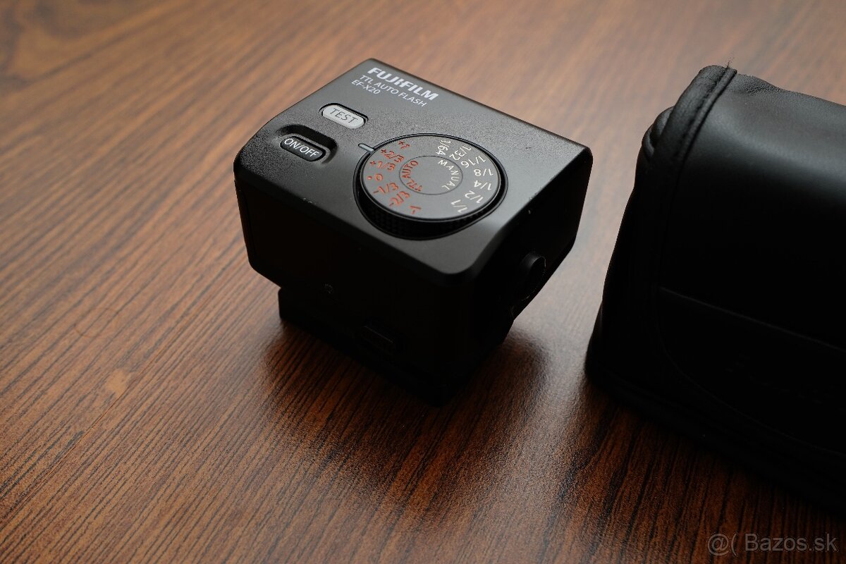 FUJIFILM EF-X20 - 2