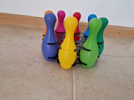 8x pestré kuzelky plastové - 2