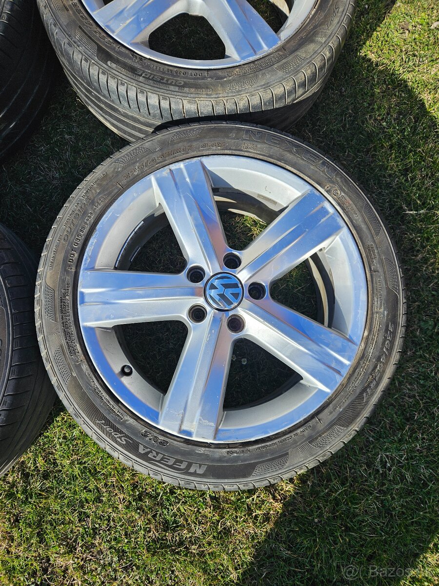 Volkswagen R17 - 2