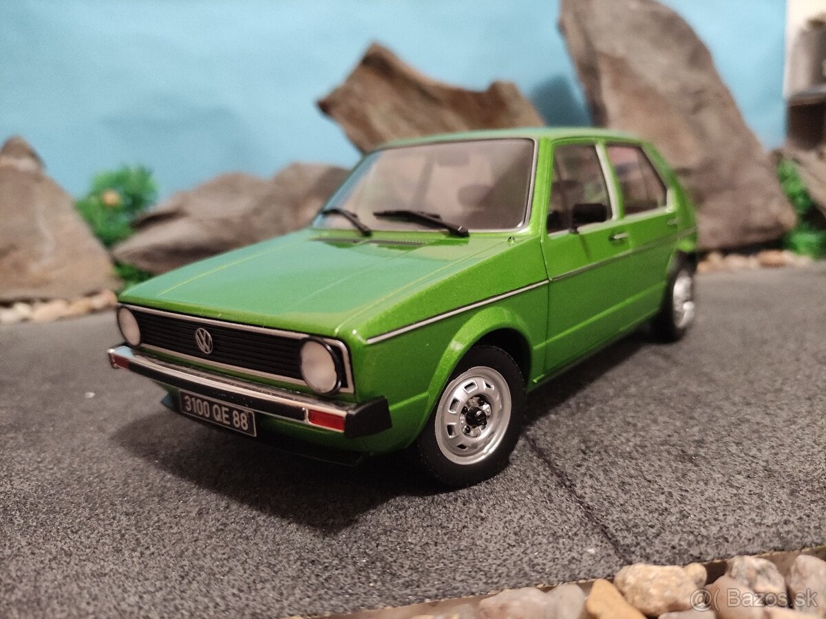 Prodám model 1:18 Volkswagen golf 1 - 2
