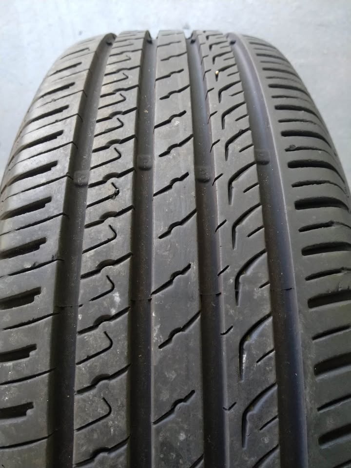 215/55 R 17 letné BARUM. - 2