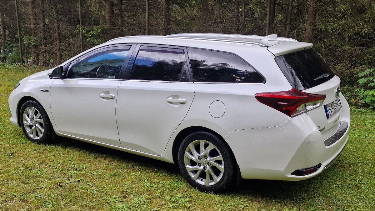 TOYOTA AURIS Combi 1,8 Hybrid - 2