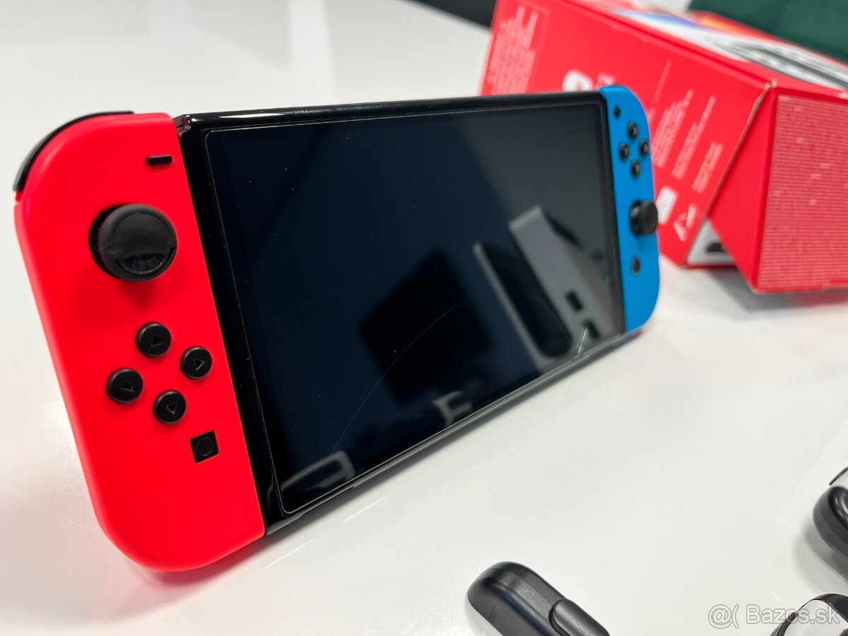 Predám OLED Nintendo Switch + príslušenstvo - 2