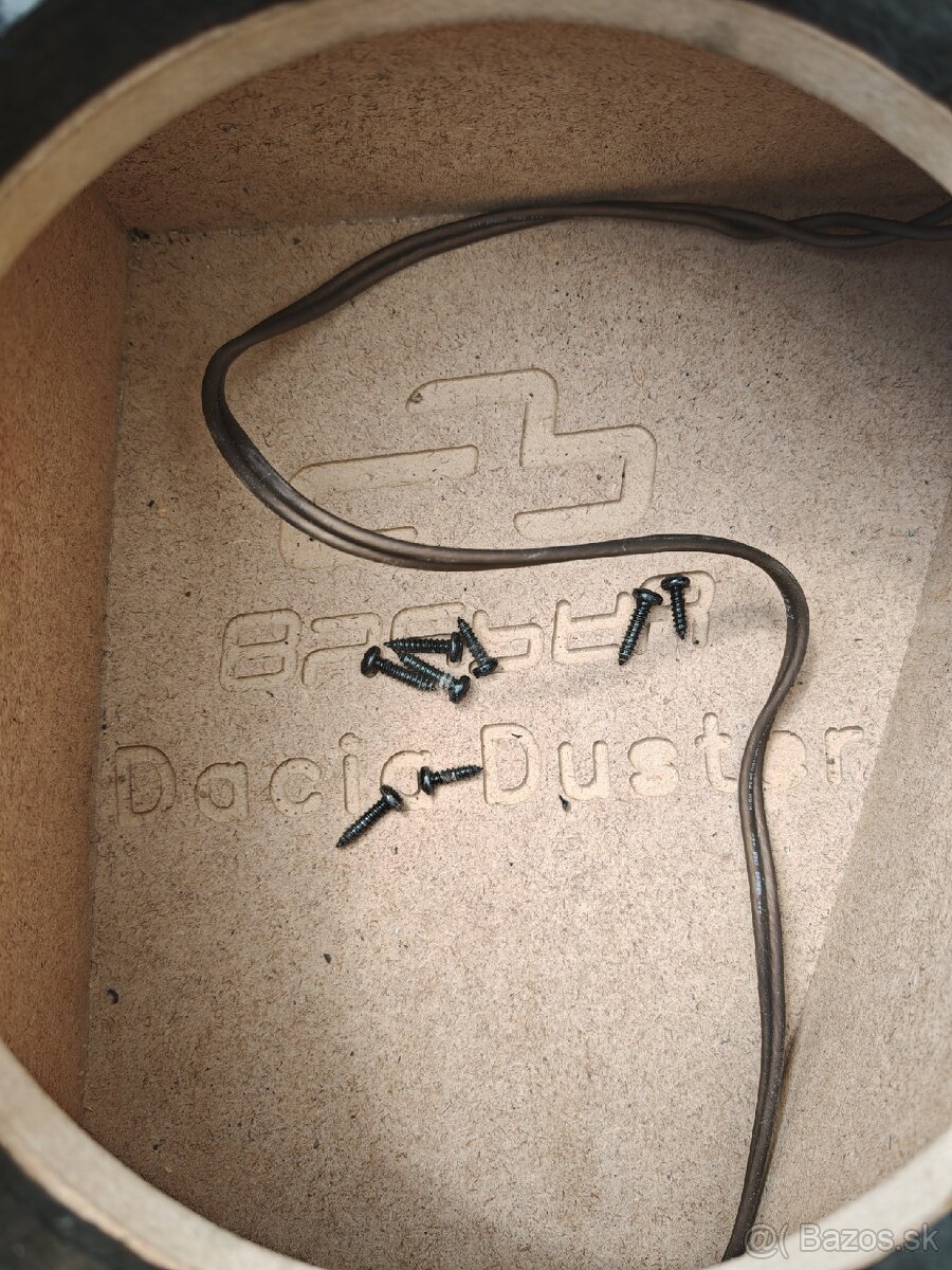 Ozvučnica na Daciu Duster - 2