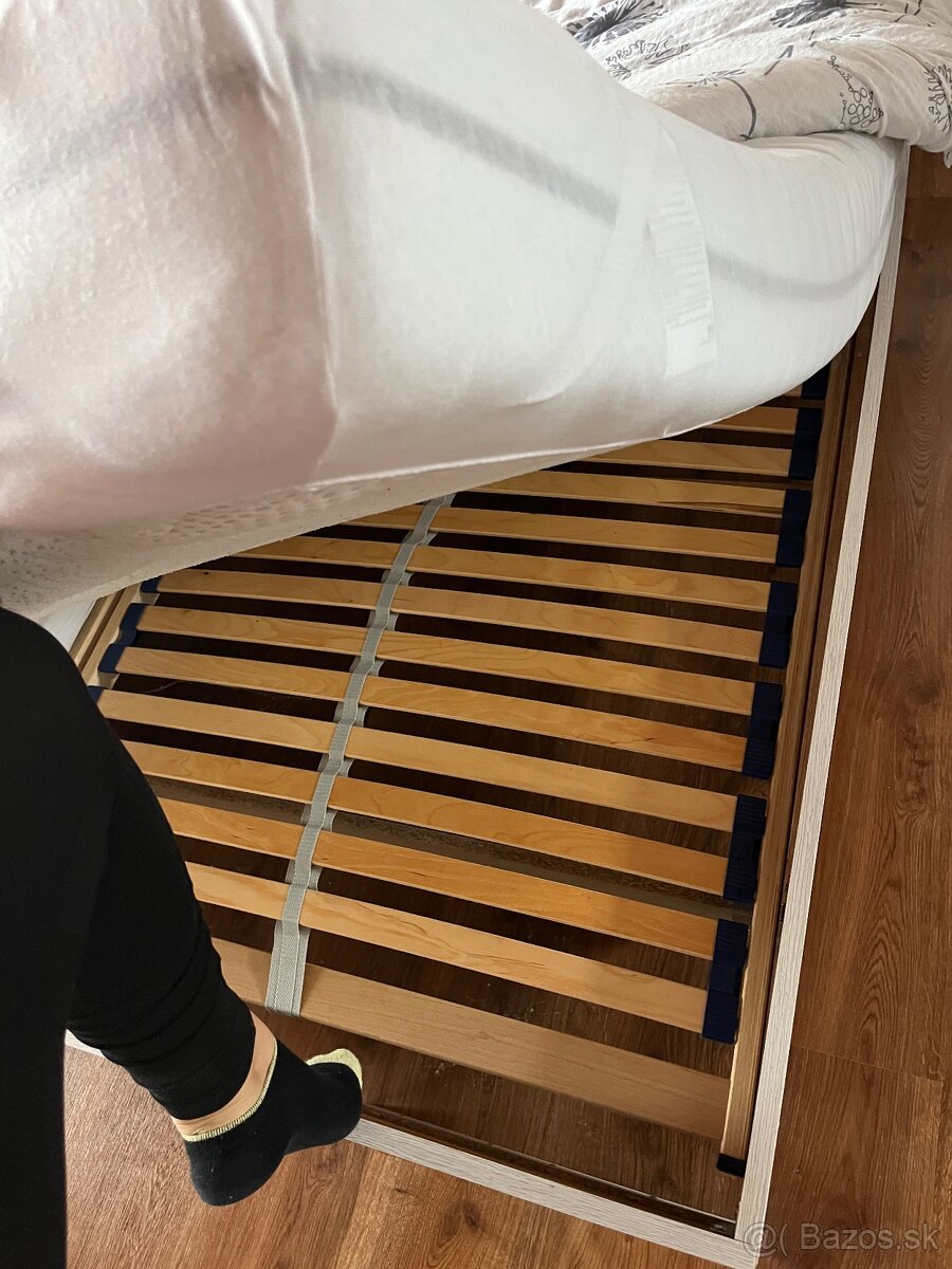 Manželská posteľ s roštami - 2