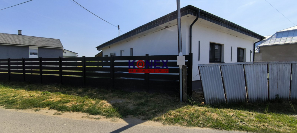 Rodinný dom po komplet rekonštrukcii v obci HRAŇ - 2