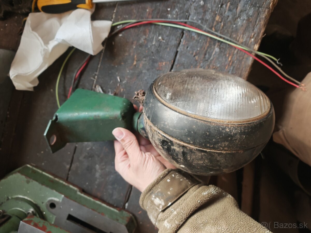 Predné svetlo Zetor super 50 - 2