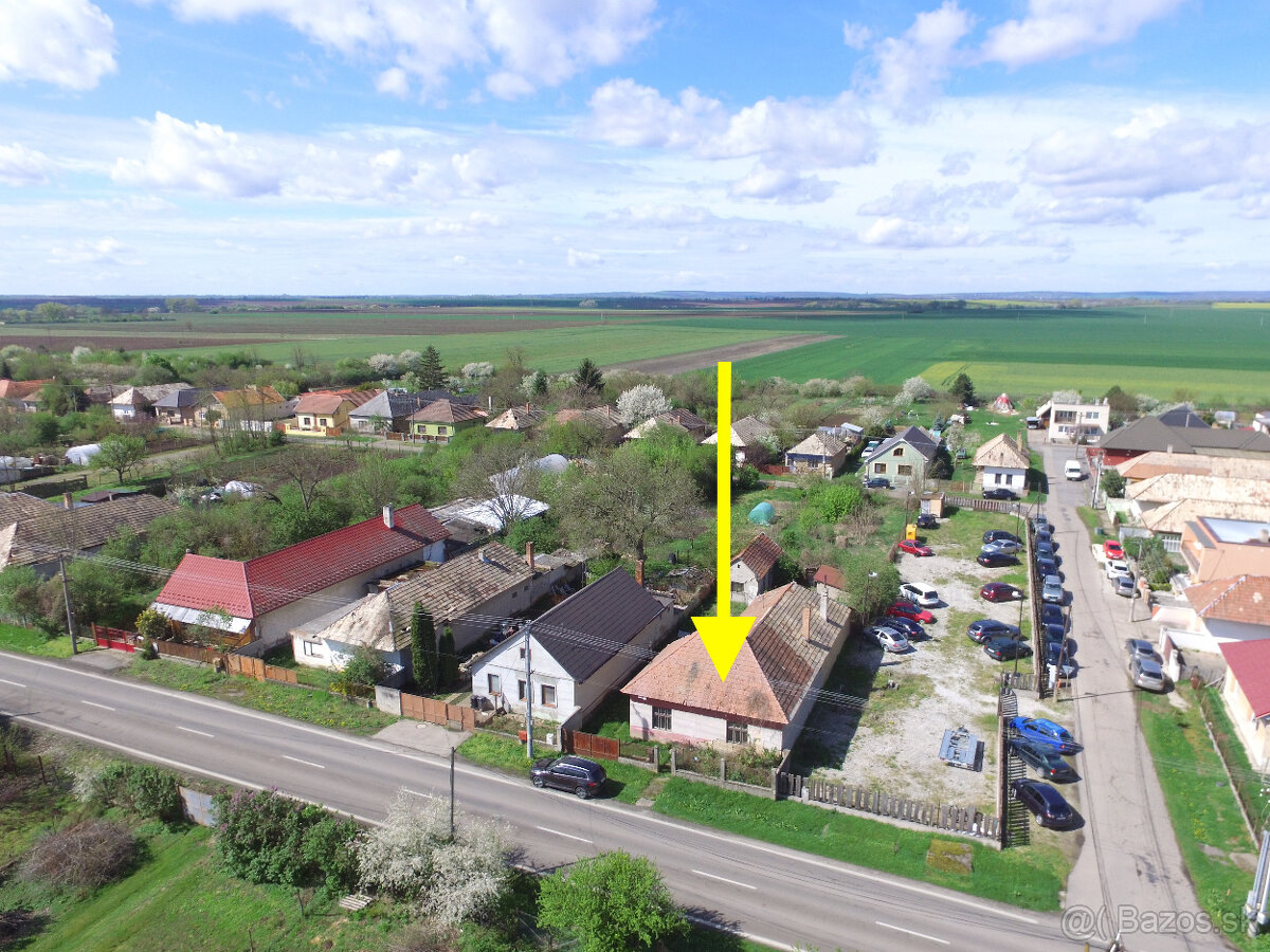 RODINNÝ DOM SO ZÁHRADOU V OBCI ČATA - 3D PREHLIADKA - 2