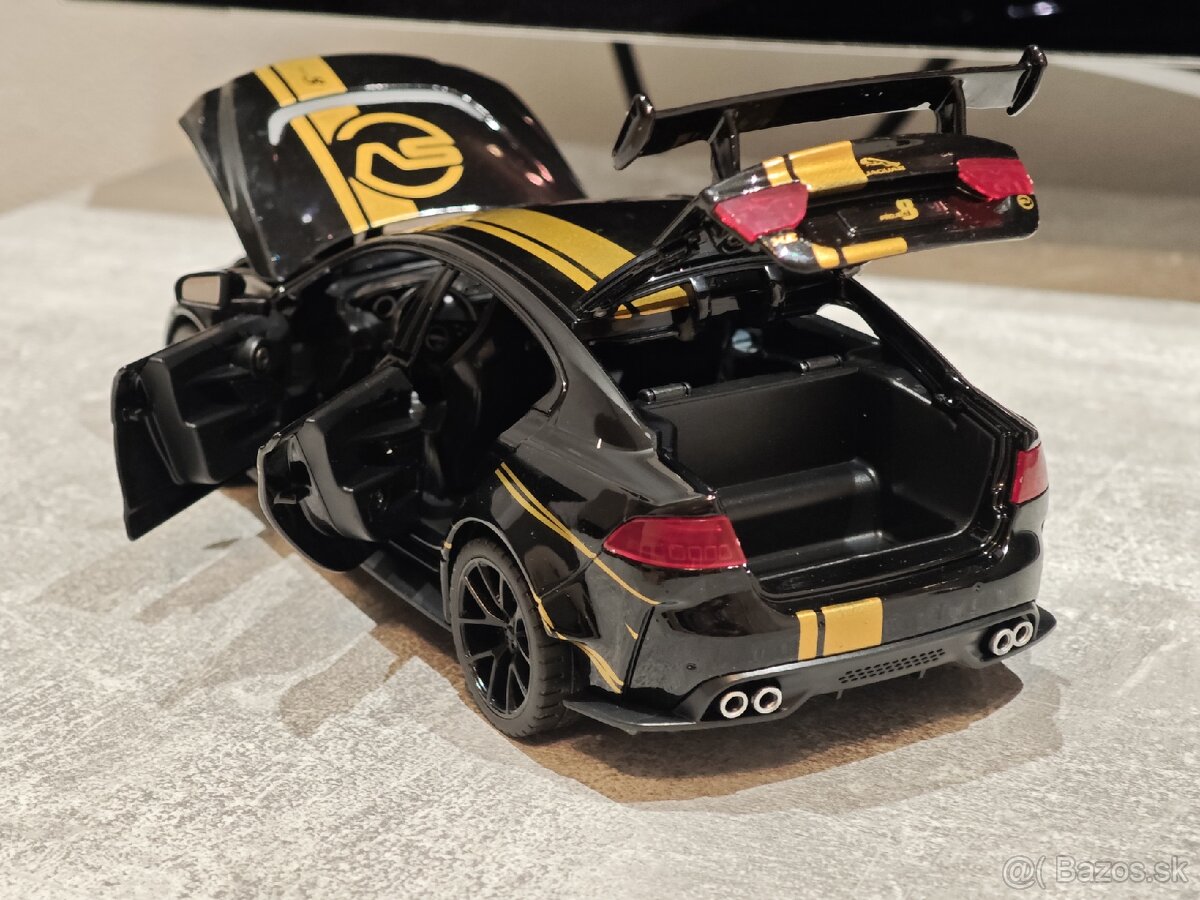 Predám model jaguáru xe 1:24 - 2