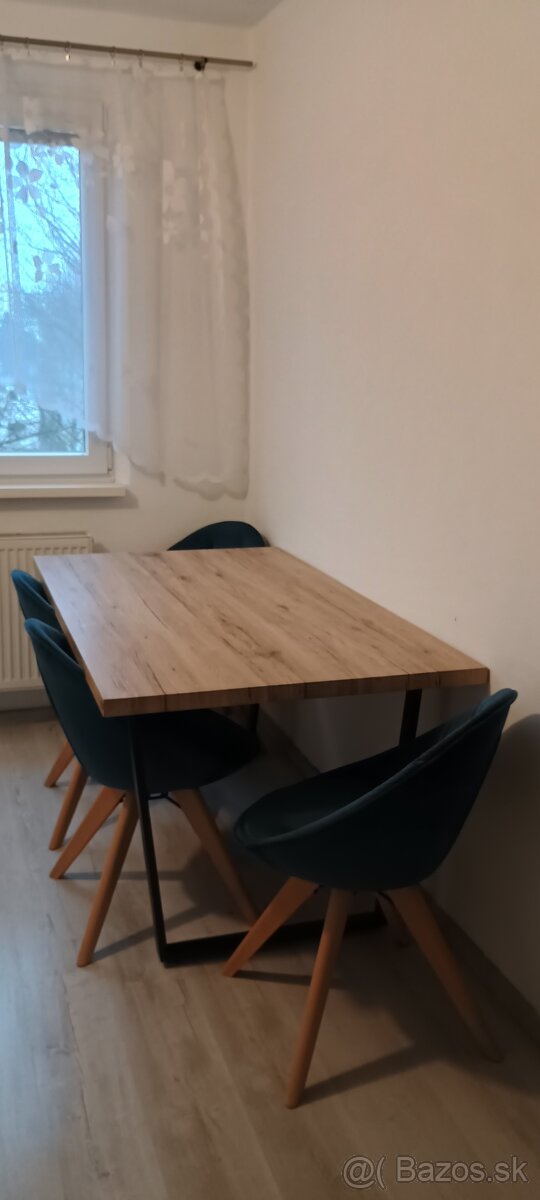 Jedálenský stôl +4 stoličky - 2
