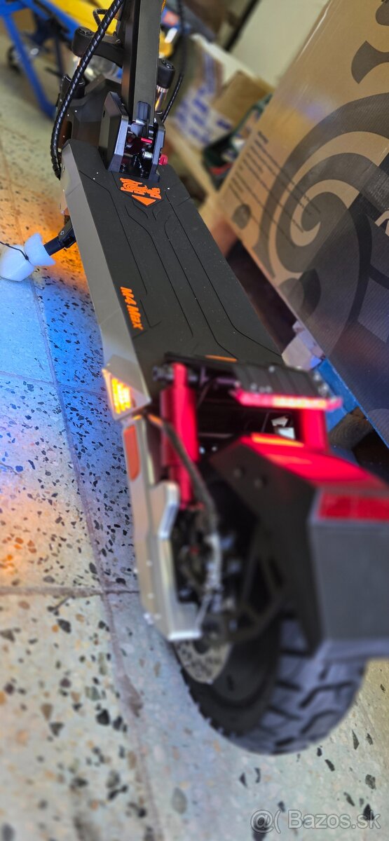 Elektrická kolobežka Kukirin M4 MAX - 2