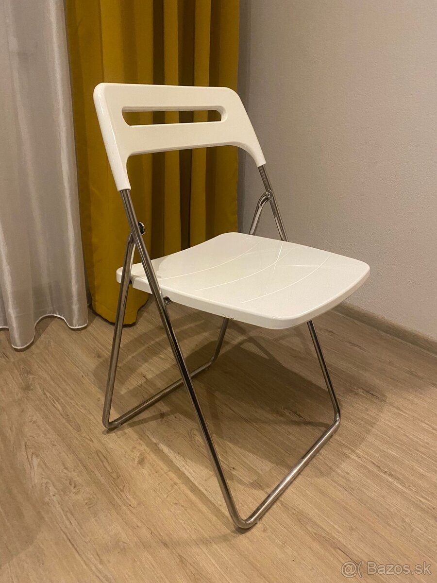 Biele skladacie stolicky - 2