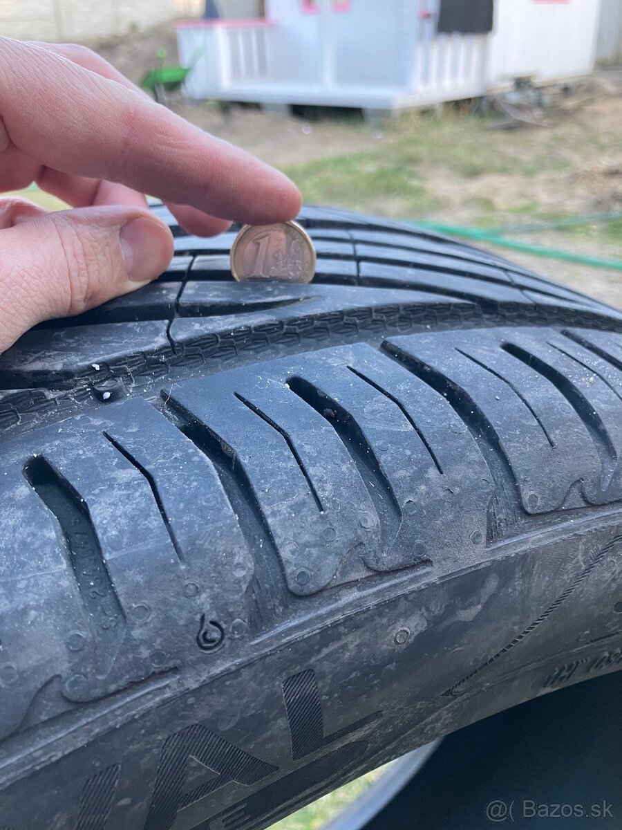 Letné pneu - 245/45 R19 - 2