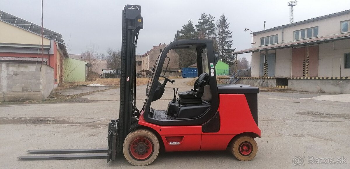 LINDE E40P-02 triplex, boční posuv AKU - 2