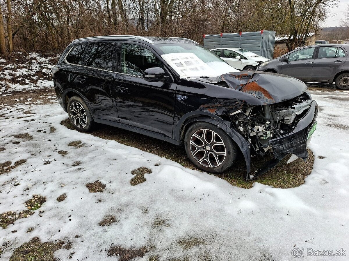 Mitsubishi Outlander PHEV 2.0 - 2015 - 4x4 - 2