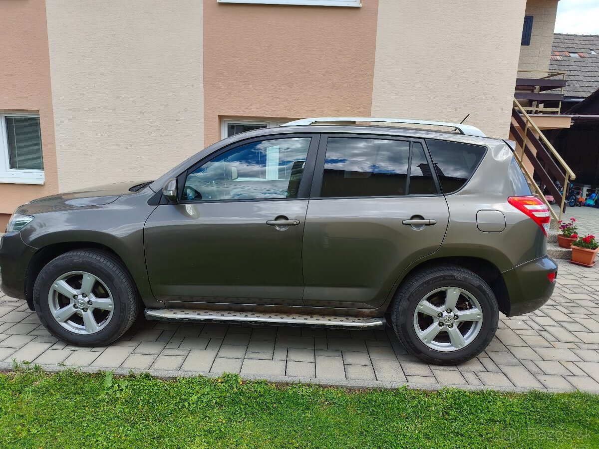 Predám Toyotu RAV4 2011 - 2