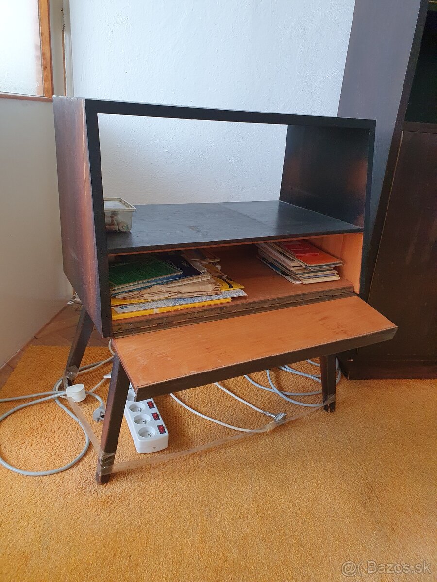 predám retro TV stolík - 2